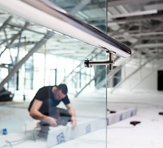 Eustis, FL highly skilled glass repair technicians